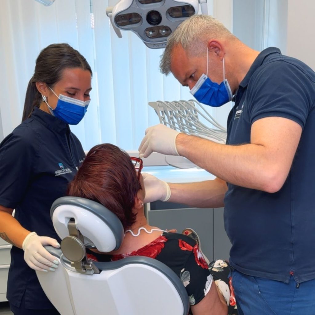 Implantologia 1 Impianto dentale a Sassari - impianti dentali fissi